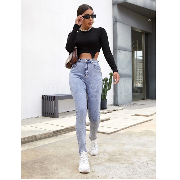 Long Sleeve Black Crop Top Shirt Front 2 Strap Clasp - Picture 4 of 8